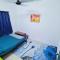 NO TOURIST 4th floor NO LIFT Comfortable 3 Room 6pax Bkt Jalil 1 free parking