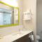 Hampton Inn and Suites Dallas/Lewisville-Vista Ridge Mall