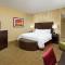 Hampton Inn & Suites Williamsport - Faxon Exit