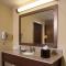 Hampton Inn and Suites Woodstock, Virginia - Вудсток