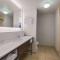 Hampton Inn & Suites Plattsburgh - Plattsburgh