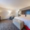 Hampton Inn & Suites DuPont - دوبونت