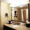 Hampton Inn & Suites Sharon