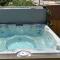 Authentic Luxury Suite with collective Pool and Jacuzzi - Лорг