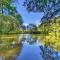 Spacious Primrose Lodge for 6 with Hot Tub at a Spa Resort