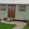 The Herdsman Luxury Shepherds Hut - Barnoldswick