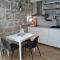 Studio Apartments Leut & Lanterna - Vis