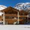 Appartement de Charme avec Cheminée et Grande Mezzanine à Val-dIsère - FR-1-694-189