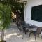 House B - with spacious terrace and beautiful view - 奥米什