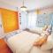 Cozy fairytal garden apartment, Family Friendly, Free parking, 15 Min to Airport - Афины