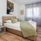 SplitStay 3BR Balcony Sea View