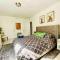JUST 1 BLOCK FROM THE BEACH! - Miami Beach