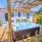 HOUSE WITH A HOT TUB ! ONLY 10 MINS TO THE BEACH HOUSE WITH A HOT TUB ! ONLY 10 MINS TO THE BEACH