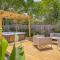 HOUSE WITH A HOT TUB ! ONLY 10 MINS TO THE BEACH - Biscayne Park