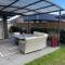 Lakes Executive Suites - 陶朗加