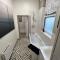 2 Bed ground floor apartment, sleeps 4 with free parking