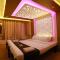 Honeymoon Houseboat
