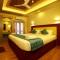 Honeymoon Houseboat
