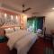 Honeymoon Houseboat