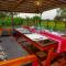 Honeymoon Houseboat