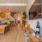 Beachfront, pool, terrace, garage & fibre internet