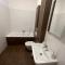 Apartment YELLOW ROSE, Perfect Location with Free Parking, 24h Checkin & Balcony