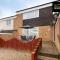 Stylish 3 Bedroom Contractor House Stevenage by Jesswood Properties Short Lets Free Parking & Wifi - Stevenage