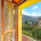 Yellow Apartment - Sarre