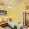Urbanview Hotel Sakura Kampung Inggris Pare by RedDoorz