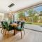 Stunning 3B2Ba Huge entertaining space and hottub! - Raynes Park