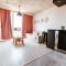Industrial 9th Floor Central Apartment with Balcony and Views - Varšava