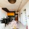 Industrial 9th Floor Central Apartment with Balcony and Views - Varšava
