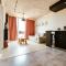 Industrial 9th Floor Central Apartment with Balcony and Views - Varšava
