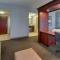 Hampton Inn & Suites Indianapolis-Airport