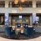 DoubleTree Suites by Hilton Hotel & Conference Center Chicago-Downers Grove - Даунерс-Гроув