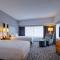 DoubleTree Suites by Hilton Hotel & Conference Center Chicago-Downers Grove - Даунерс-Гроув