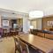 DoubleTree by Hilton West Edmonton
