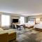 Hampton Inn & Suites by Hilton Saskatoon Airport - Саскатун