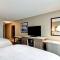 Hampton Inn & Suites by Hilton Saskatoon Airport - Saskatoon