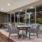 Home2 Suites by Hilton Orlando International Drive South - Free Shuttle to Theme Parks