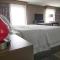 Hampton Inn & Suites-Moore - Мур