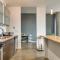 Longterm Stay Just Across the River from Downtown- fully equipped for long term stay - 纳什维尔