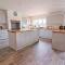 Luxury Air Conditioned 6 Bedroom Hythe Seaside