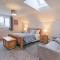 Luxury Air Conditioned 6 Bedroom Hythe Seaside