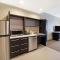Home2 Suites By Hilton Beloit - بيلويت