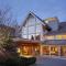 Chrysalis Inn & Spa Bellingham, Curio Collection by Hilton - بيلينجهام