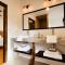 Yumas Riverfront Lodge