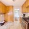 Entire Private 3 Bedrooms 1 Bathroom Single House with Fenced Garden