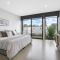 The Sinatra Holiday House in Mulwala - 10 individual beds