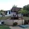 ALDEIA DO LAGO C204- com cozinha , churrasqueira e bebidas liberadas no parque aquático, internet , rampa no lago, ponto recarga de carro elétrico, pesqueiro